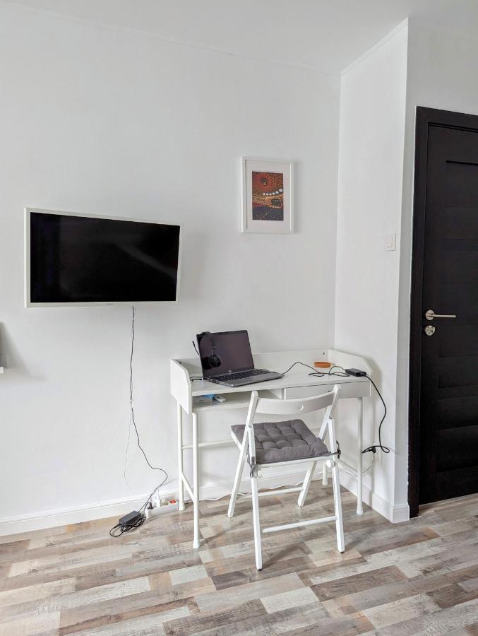 Sebastian Studio Apartment Bucharest Exterior photo