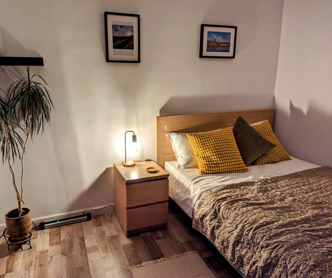 Sebastian Studio Apartment Bucharest Exterior photo