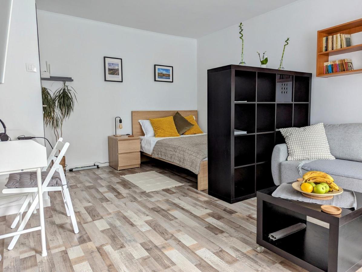 Sebastian Studio Apartment Bucharest Exterior photo